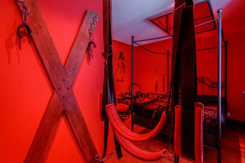 L’AppartOsé à Tresserve — Triplex de 80 m² avec jacuzzi privé et quatre univers à Tresserve