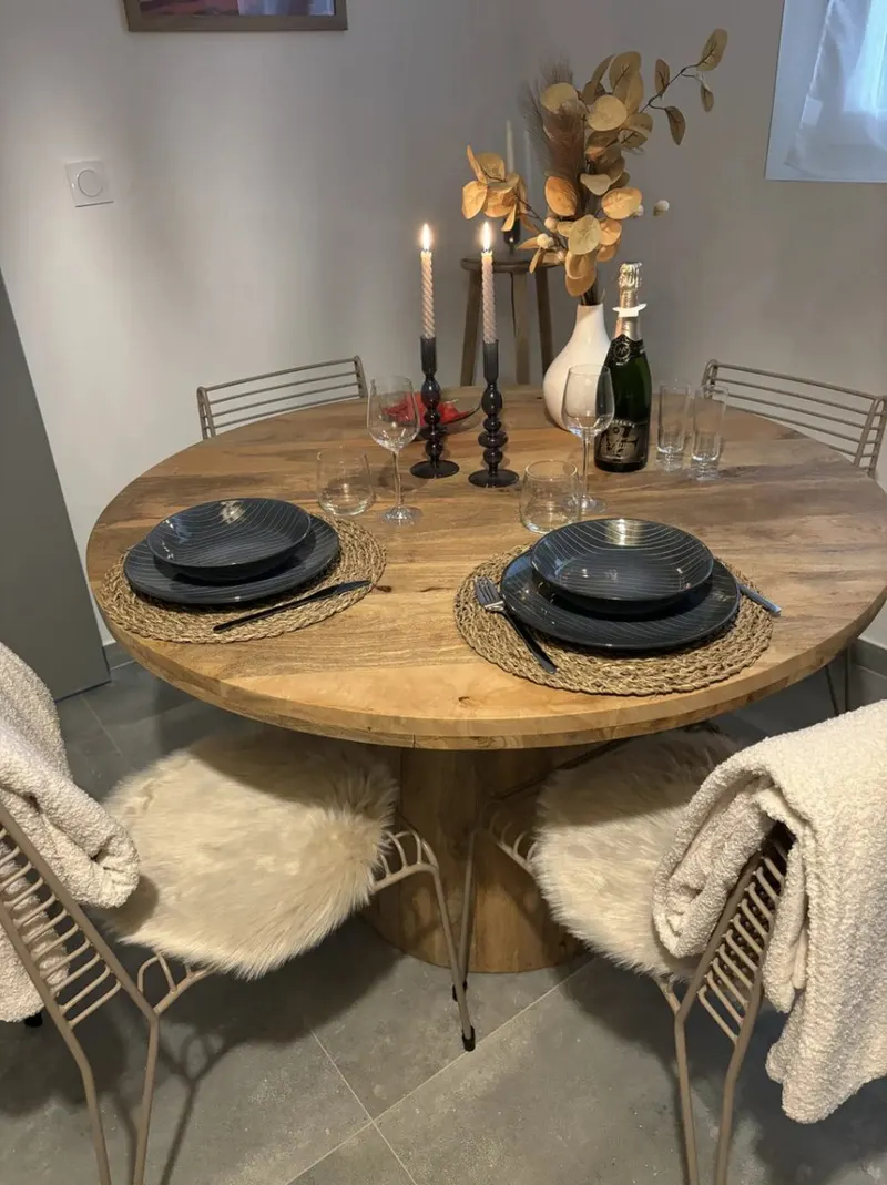 La Cour des Plaisirs à Quissac — appartement de 40 m², jacuzzi privé et espace secret à Quissac