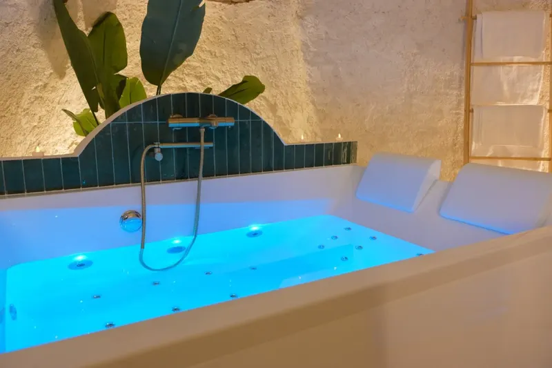 Les Voûtes - Suite Spa Balnéo & Hammam privatifs à Auriol
