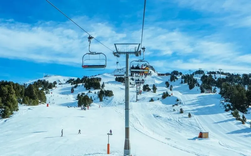 Suite romantique avec baignoire Balnéo en pleine montagne à Chamrousse