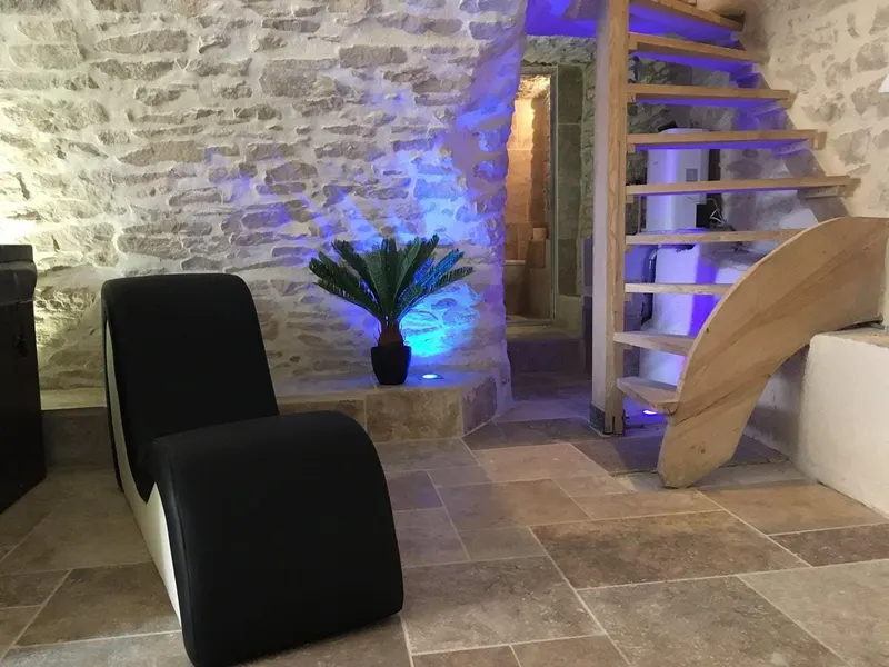 Les Secrets de l'Isle — Jacuzzi et hammam en caves voûtées à L'Isle-d'Abeau à L'Isle-d'Abeau