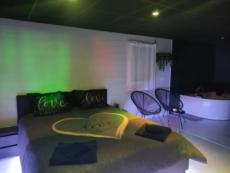 Le Cupidon – Love Room à Brocas à Brocas