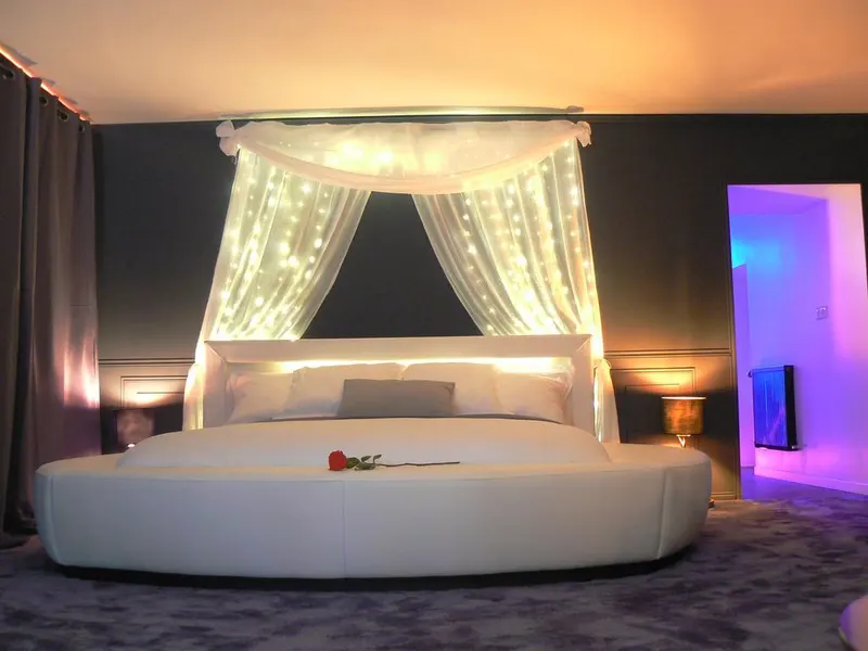 Le Cocon Enchanteur à Plélan-le-Grand — maison de 100 m², spa à 38,5 °C et lit rond de 3 m à Plélan-le-Grand