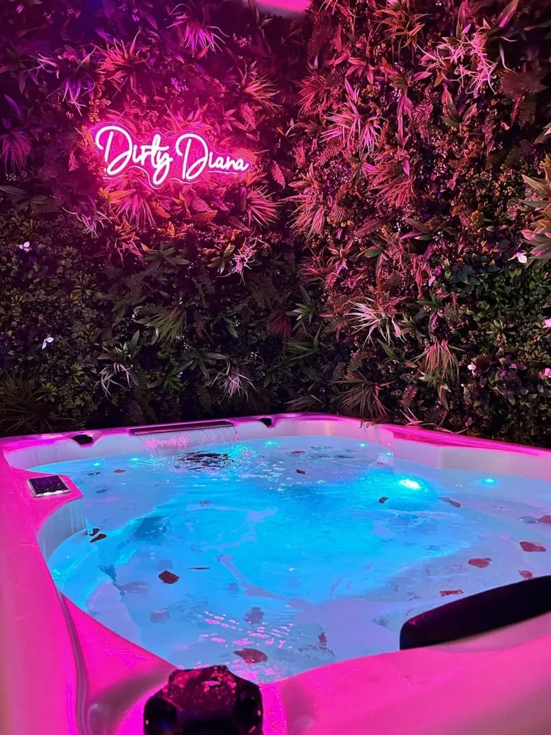 DirtyDiana Love & Spa à Aubagne