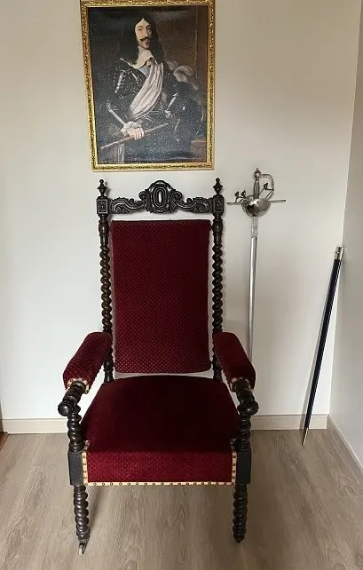 La Halte Louis XIII à Bram — triplex de 70 m² avec baignoire balnéo connectée à Bram