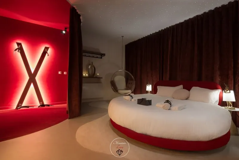 Mountain Love à Saint-Claude — Jacuzzi 42 jets, sauna et pièce secrète dans 60 m² à Saint-Claude
