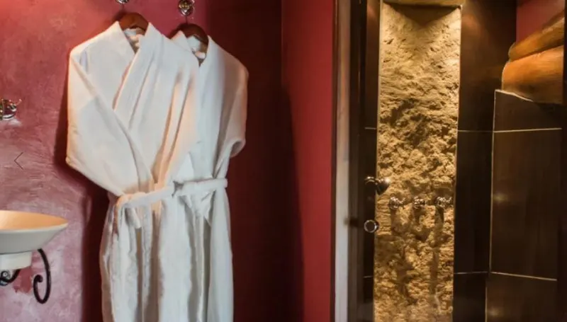 Villa de Jade à Saint-Laurent-des-Arbres — Jacuzzi privé et piscine à Saint-Laurent-des-Arbres