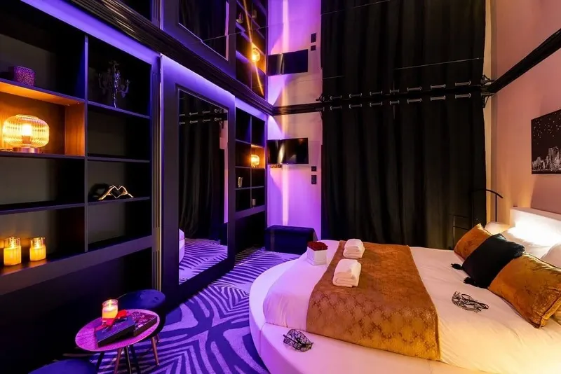 Le Côté Secret à Vannes — balnéo, sauna et lit rond dans le centre historique à Vannes