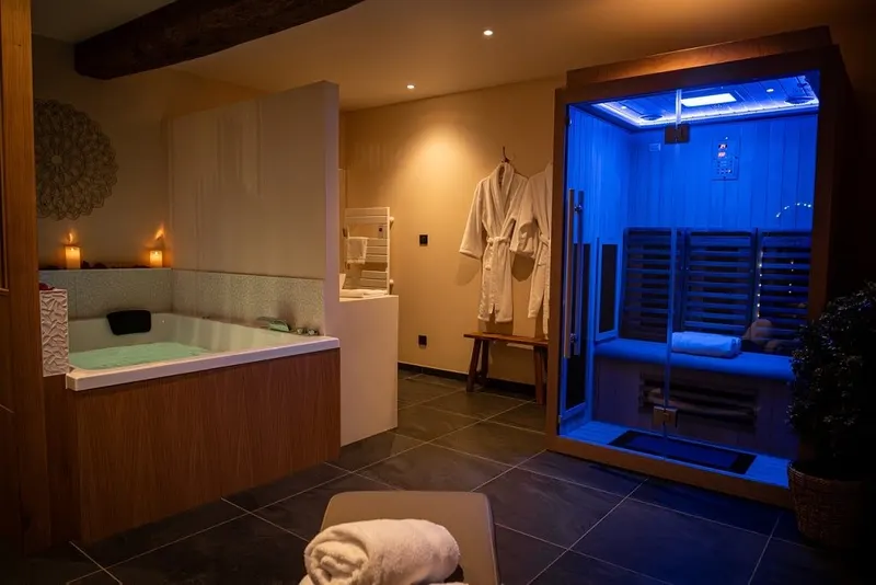 La Douce à Pont-de-l’Arche — suite de 75 m² avec spa et sauna privatifs à Pont-de-l’Arche