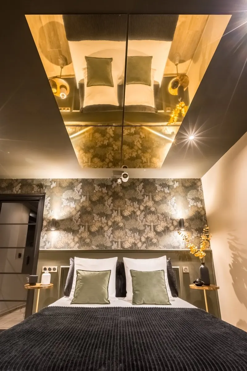 Le Clandestin Spa Arras — Suite de 50 m², jacuzzi illimité et terrasse à Arras