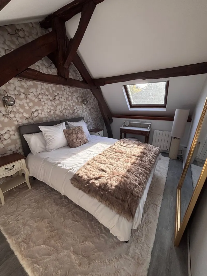 Les Clés du Désir à Épône — maison sur trois niveaux, jacuzzi et pièce secrète à Épône