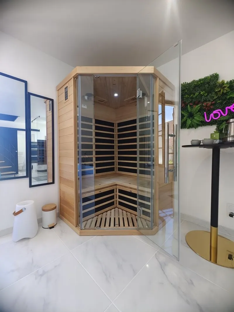 Le Triplex Romantique — Balnéo duo et sauna à Hermanville-sur-Mer à Hermanville-sur-Mer