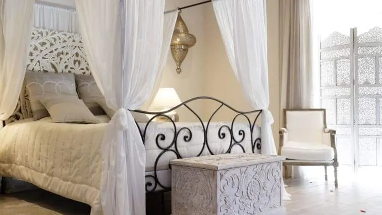 Suite Riad de La Ferme Briarde à Augers-en-Brie — Jacuzzi et terrasse privée à Augers-en-Brie