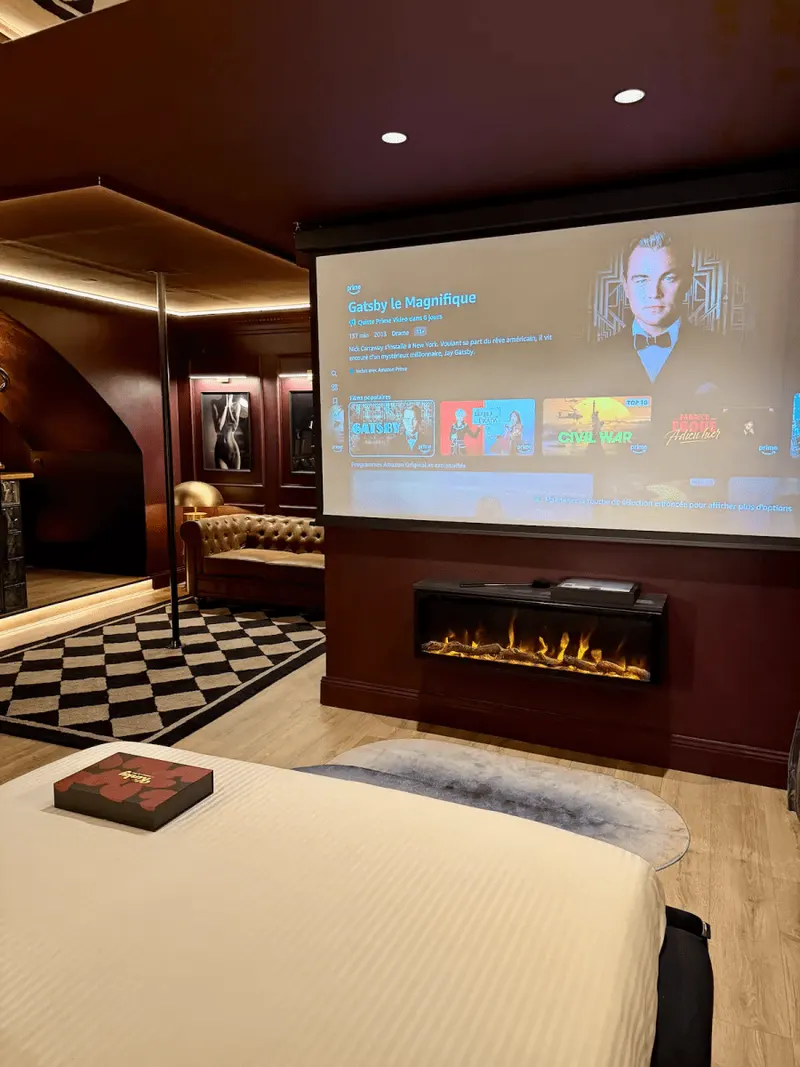 Love Room Luxe – Balnéo – Cinéma à Grasse