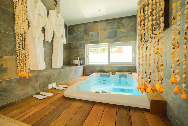 Ô Balinais à Marseille — mini-villa avec jacuzzi, piscine privée et jardin de 300 m² à Marseille