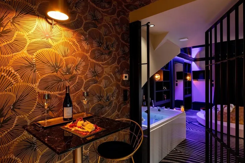 Le Côté Secret à Vannes — balnéo, sauna et lit rond dans le centre historique à Vannes