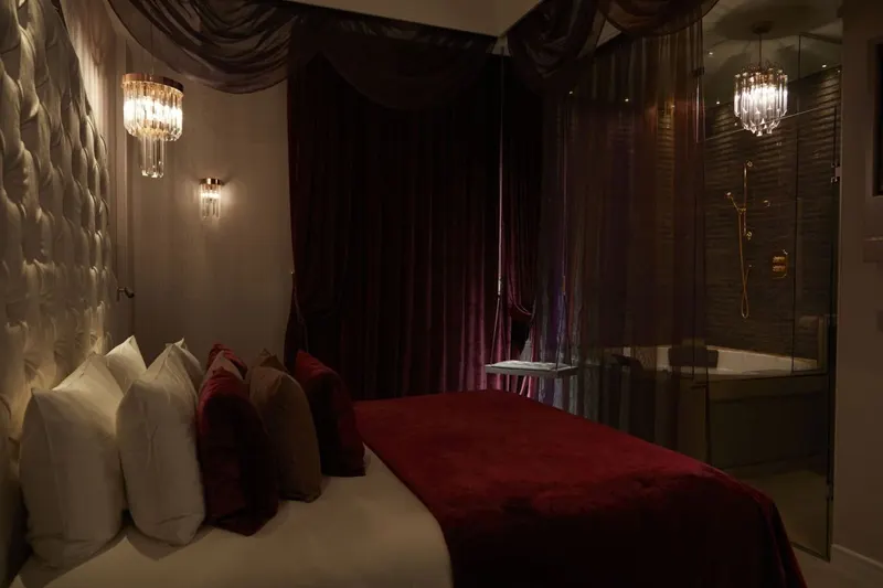 Paris j'Adore Hotel & Spa ***** Chambre Deluxe Précieuse à Paris