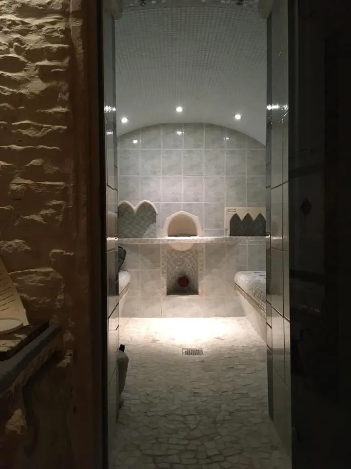 LoveRoom Adults-Only à Maillezais — chambre coquine et hammam privatif en option à Maillezais