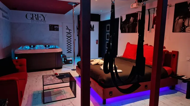 Loveroom la chambre rouge 50 nuances à Staple
