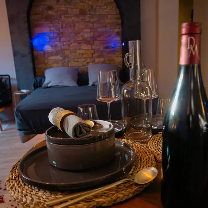 Ô Plaisir des Sens à Ceyras — spa privatif, lit suspendu et petit-déjeuner à Ceyras