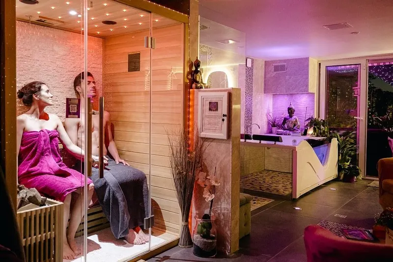 Spa de la Lune — Jacuzzi, sauna et jardin à Clichy-sous-Bois à Clichy-sous-Bois