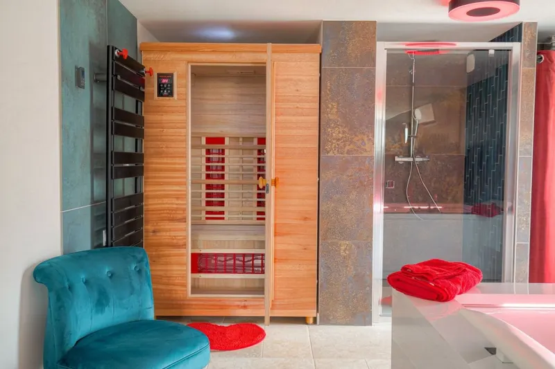 50 Nuances de Grez à Grézieu-la-Varenne — Jacuzzi et sauna privatifs sur 33 m² à Grézieu-la-Varenne