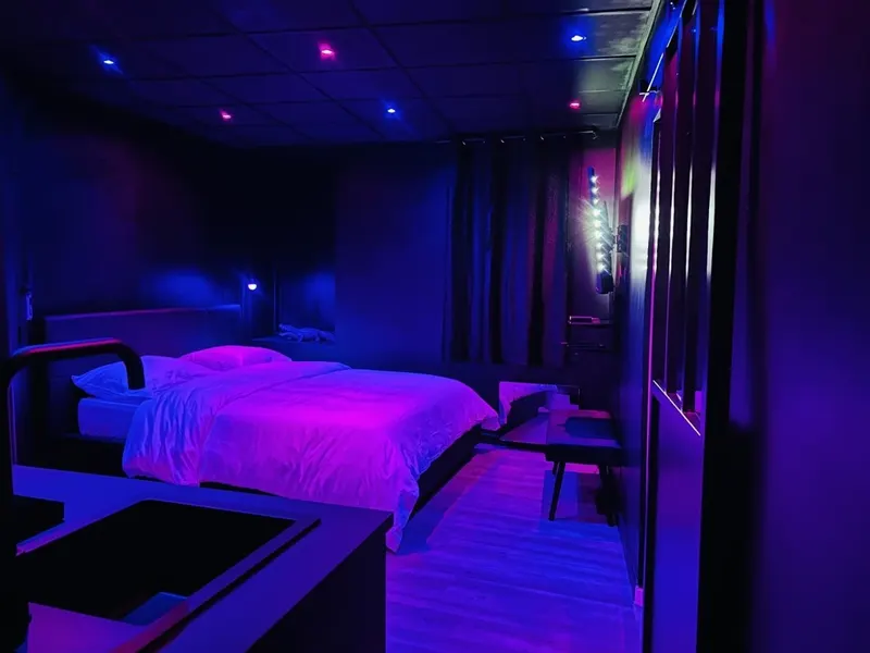 DirtyDiana Love & Spa à Aubagne