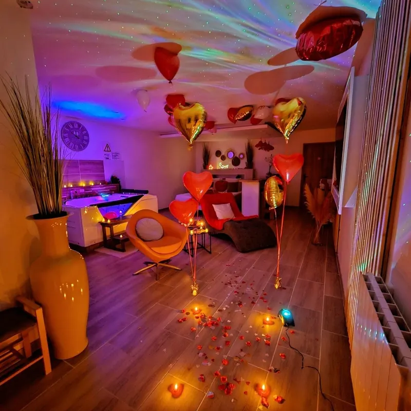 La Phine Détente — Cocoon à La Bassée, 60 m² avec balnéo 48 jets et douche double à La Bassée