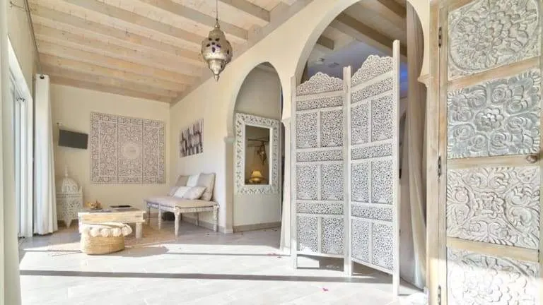 Suite Riad de La Ferme Briarde à Augers-en-Brie — Jacuzzi et terrasse privée à Augers-en-Brie