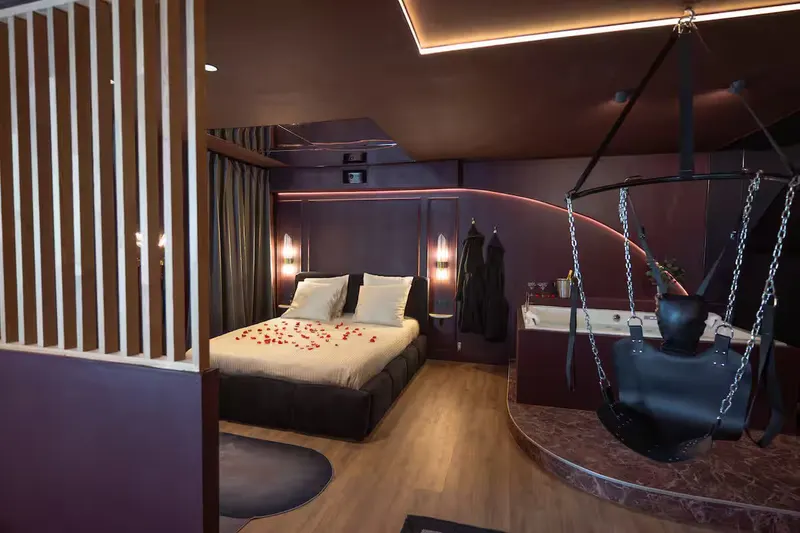 Love Room Luxe – Balnéo – Cinéma à Grasse