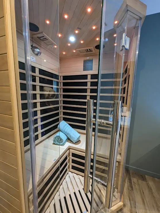 Déliv’Love à Douvres-la-Délivrande — maison en pierre avec balnéo 67 jets et sauna à Douvres-la-Délivrande