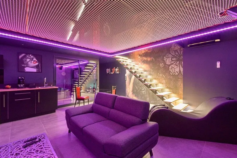 Espace Évasions — Le Loft Love à Toulouse, 85 m² avec jacuzzi, sauna et filet suspendu à Toulouse