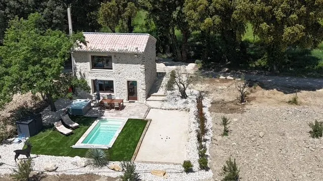 Le Cabanon Douillet à Rousset-les-Vignes