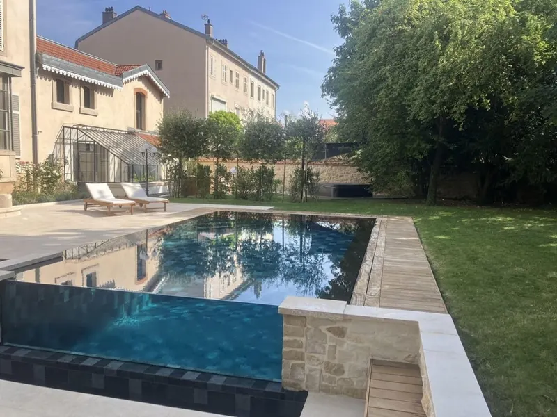 Les Écuries de Rigny à Nancy — Spa Hotspring et piscine miroir privée à Nancy