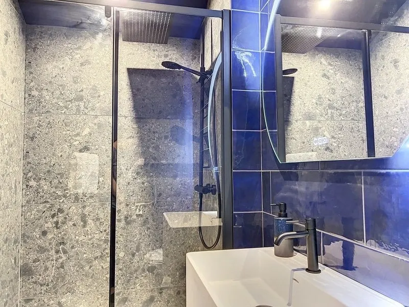 Cocon Blanc câlin - Bain à remous privatif- Love Room à Saint-Étienne