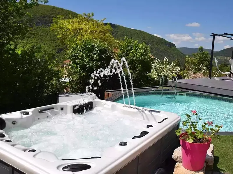 Le Soleilo - Gîte Prestige***** à Mostuéjouls