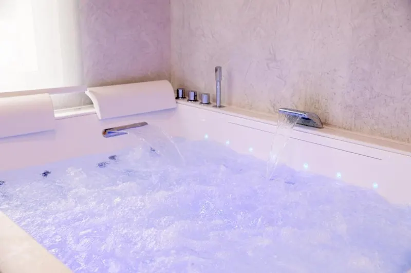 La Maison d’Amour à Honfleur — jacuzzi, sauna et jardin privé près du Vieux Bassin à Honfleur
