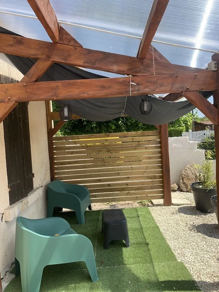 CinéSpa Lodge – L’Élixir à La Celle-Saint-Cyr — jacuzzi, sauna infrarouge et écran cinéma à La Celle-Saint-Cyr
