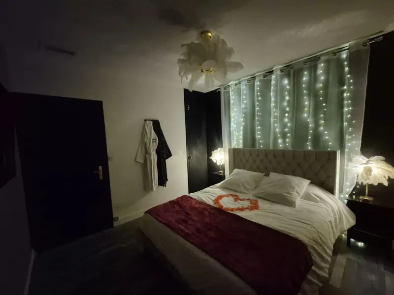 L’Échappée Sensuelle à Thiviers — maison de 70 m² avec balnéo et espace massage à Thiviers
