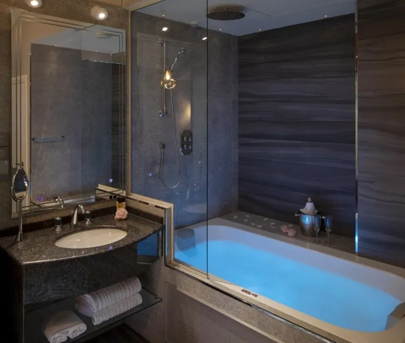 Paris j'Adore Hotel & Spa ***** Chambre Deluxe Précieuse à Paris