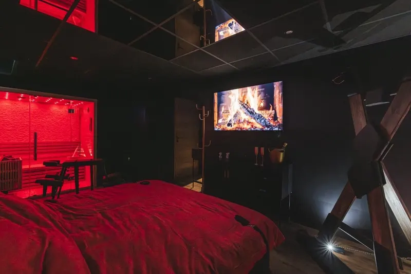 Amsterdam à Reims — love room avec sauna, king size et espace BDSM à Reims
