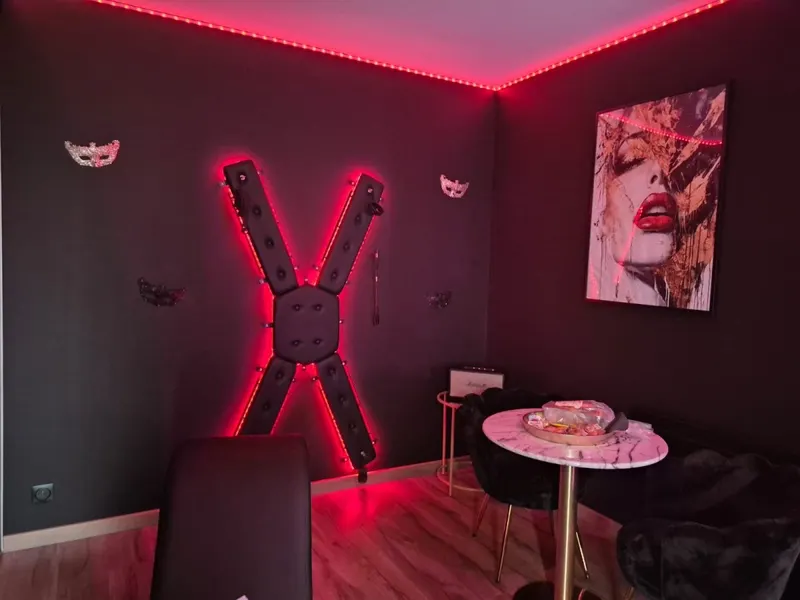 L’Impasse des Cœurs à Rochefort — balnéo musicale et lit king size dans 45 m² à Rochefort