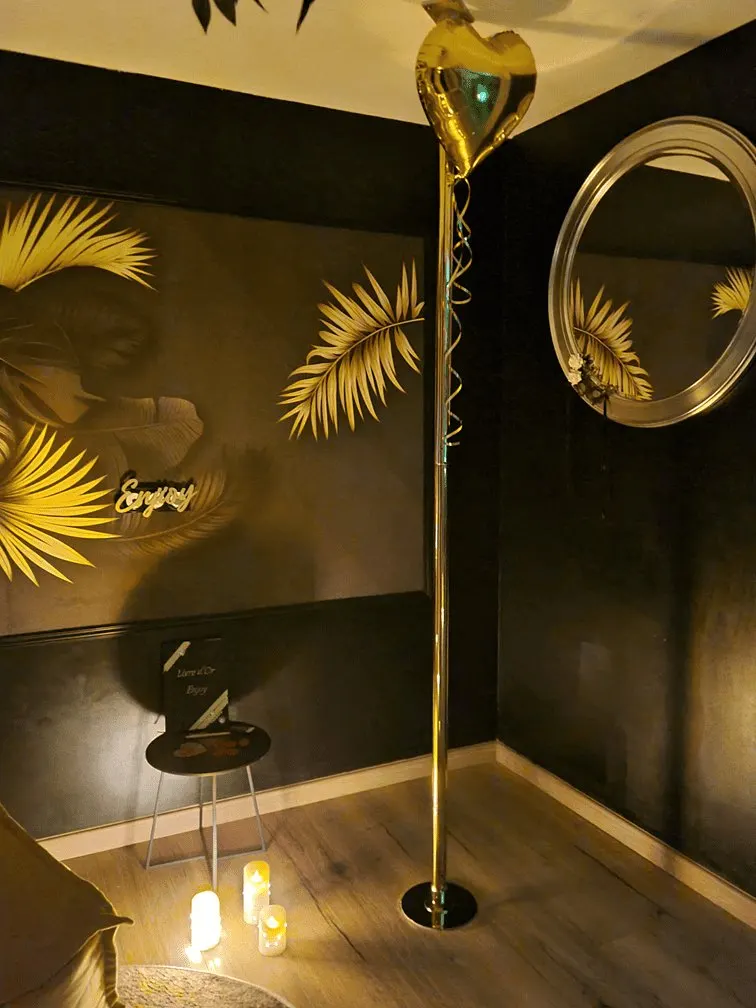 Enjoy Loveroom à Fos-sur-Mer — balnéo deux places et Salon des Plaisirs à Fos-sur-Mer