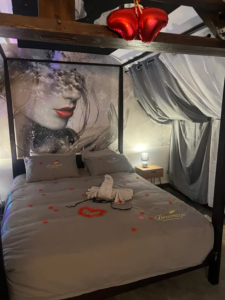 Pause Romantique à Plérin — Bain nordique couvert et espace sensuel à Plérin