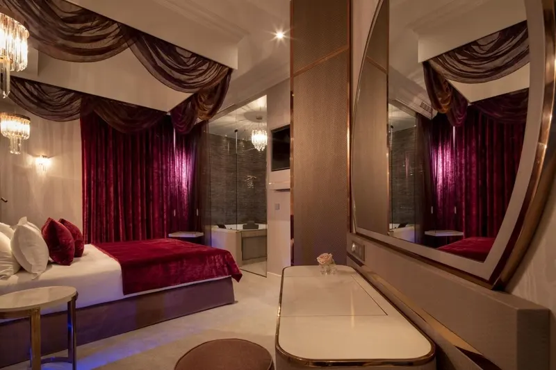 Paris j'Adore Hotel & Spa ***** Chambre Deluxe Précieuse à Paris