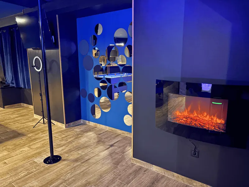 Suite Cléopâtre à Niort — 100 m², balnéo, billard et Escape Love Game à Niort