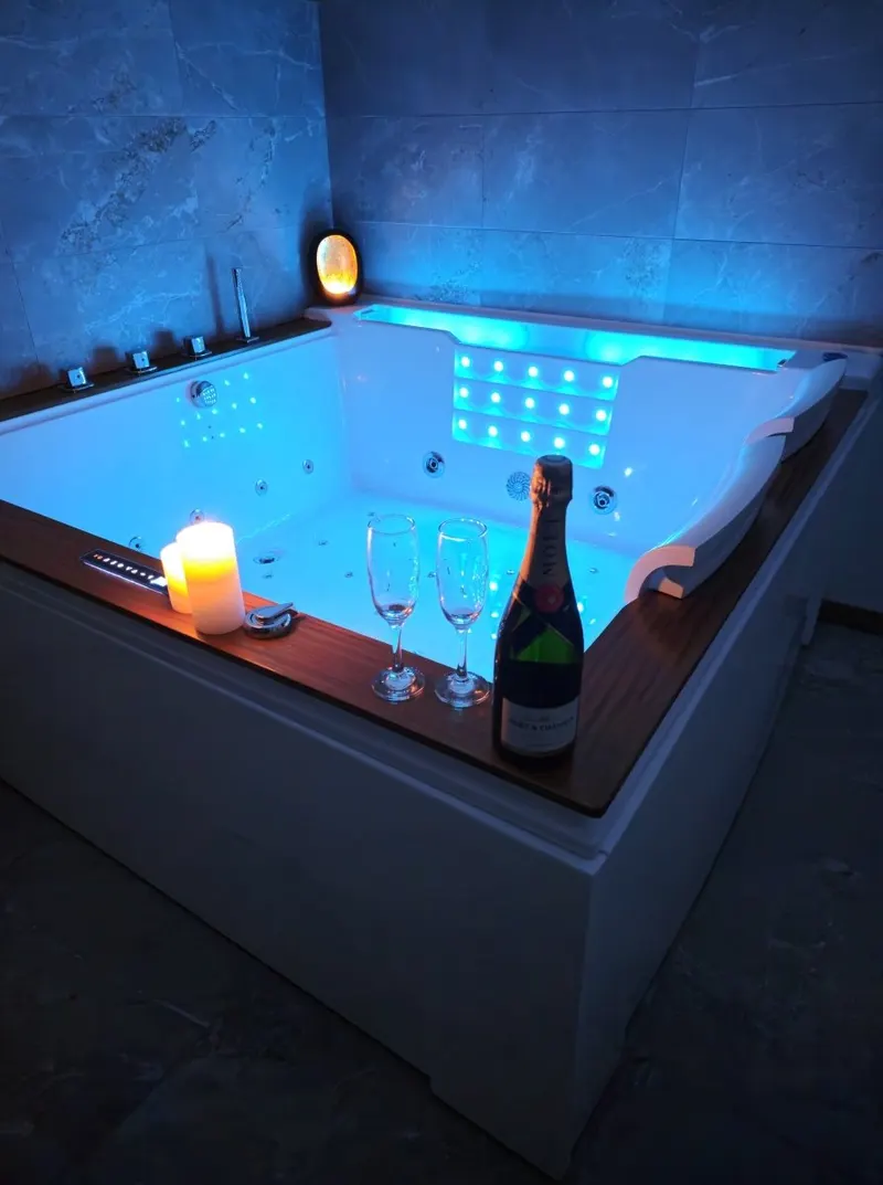 Loft Le Chic & Spa à Saint-Valery-en-Caux — 80 m², jacuzzi et vue sur le port à Saint-Valery-en-Caux