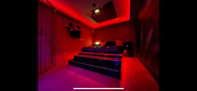 La Tour à Montmeyan — Love room de 55 m² avec balnéo double à Montmeyan