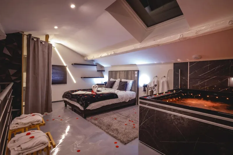 My Love Nest à Châtillon-sur-Chalaronne — Maison de 60 m² avec jacuzzi et sauna à Châtillon-sur-Chalaronne