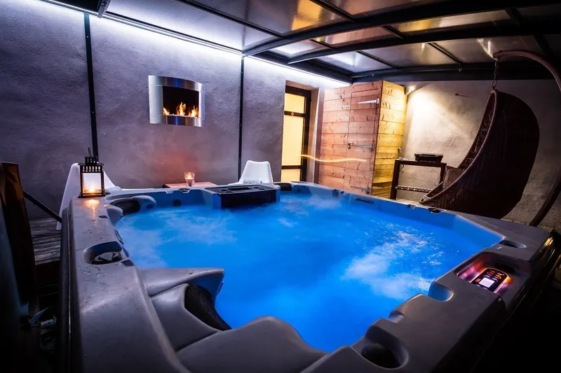 Suite Estrella au Mas de l'Étoile — Spa XXL sous le ciel de Camargue à Aigues-Mortes
